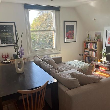 2 Bedroom Top Floor Flat, West Dulwich Free Street Parking Londýn Exteriér fotografie