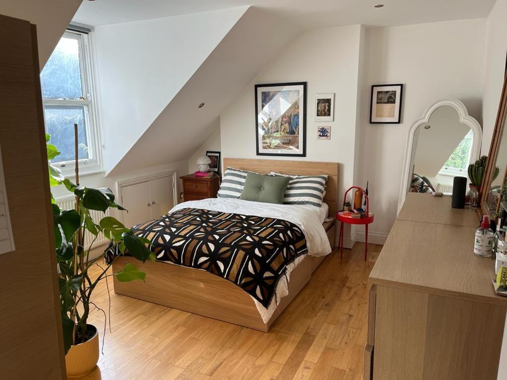 2 Bedroom Top Floor Flat, West Dulwich Free Street Parking Londýn Exteriér fotografie